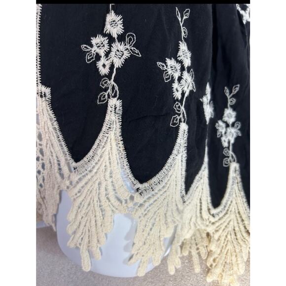 New. Sapphire Boho Lace Ladies Oversized Top. Detailed Lace. Holiday Size Small - Picture 4 of 8